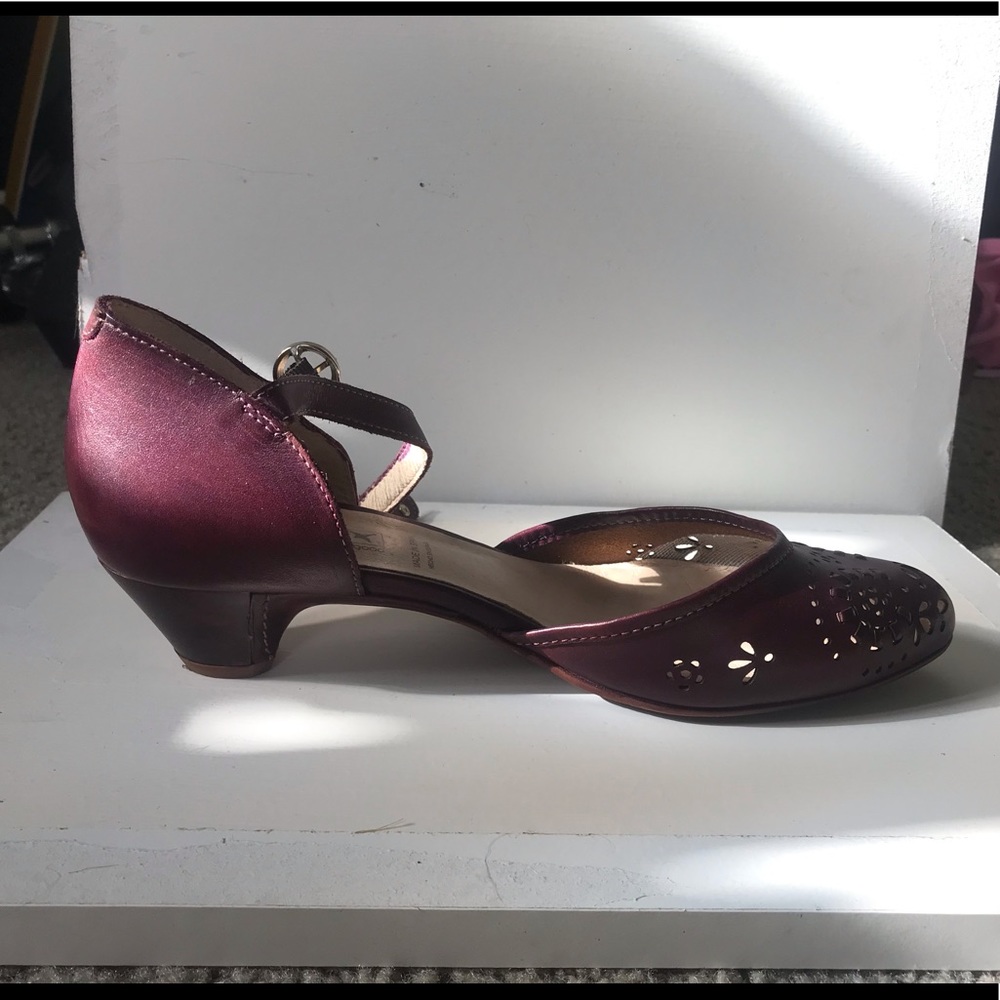 Pikolinos Elba Kitten Heels in Burgundy
